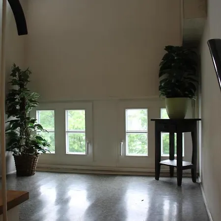 Für 12 Personen Sauna Garten Garage Hund