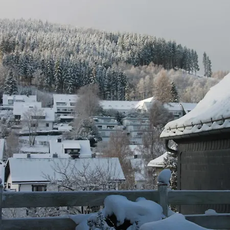 Fuer 12 Personen Sauna Garten Garage Hund Nyaraló