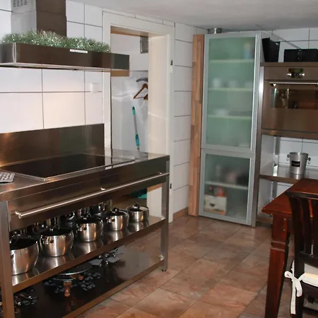 Fuer 12 Personen Sauna Garten Garage Hund * Winterberg
