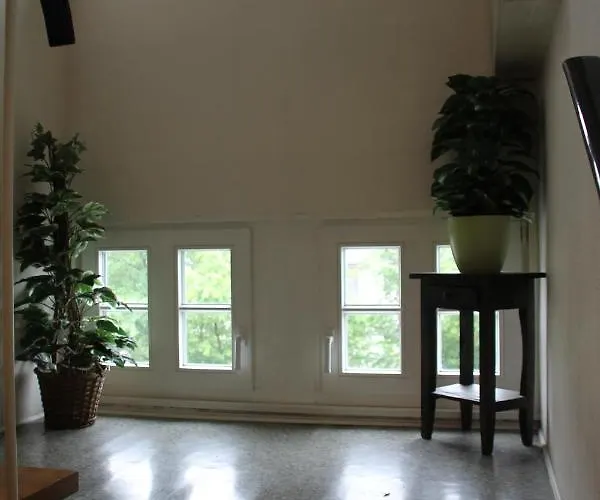 Fuer 12 Personen Sauna Garten Garage Hund