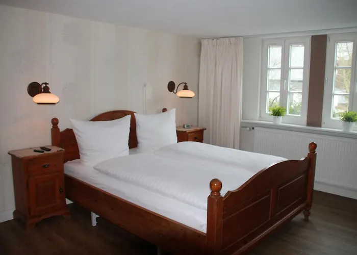 Holiday home Fuer 12 Personen Sauna Garten Garage Hund